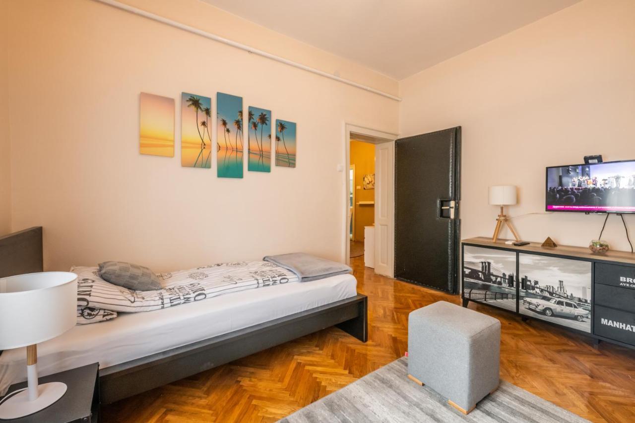 Neimar Apartment With Great Wi-Fi And Free Parking Beograd Eksteriør billede