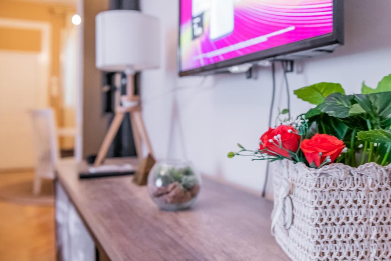 Neimar Apartment With Great Wi-Fi And Free Parking Beograd Eksteriør billede